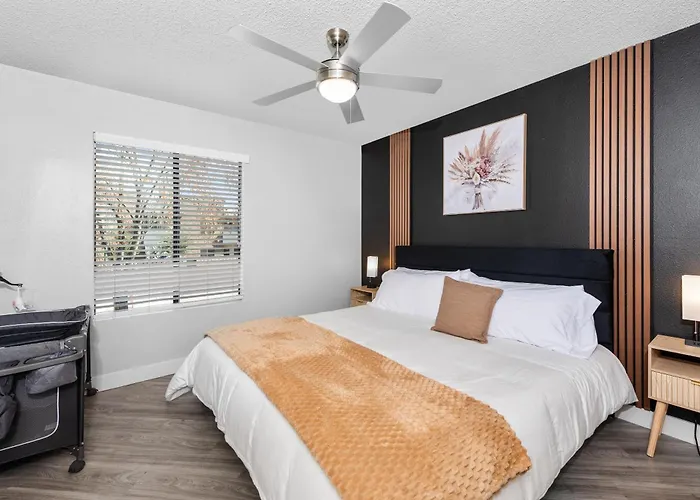 Apartment Sleek 2br Near Asu, Pool, Grill, Parking,petfrndly Tempe